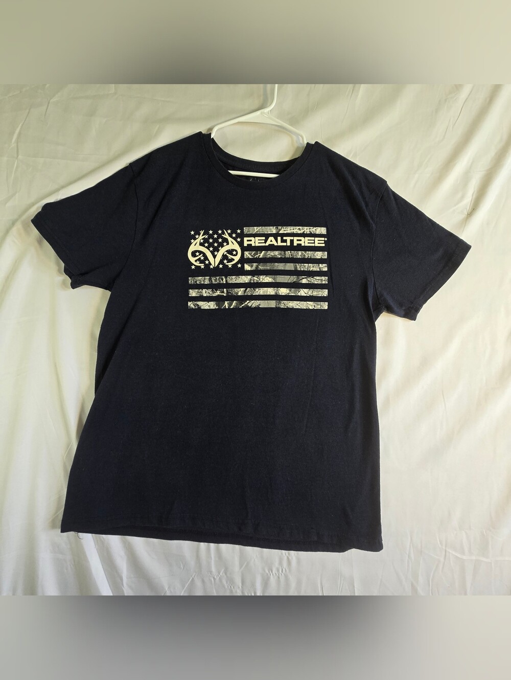 Realtree Men’s L Navy Crew Neck Short Sleeve Graphic Flag Logo T-Shirt